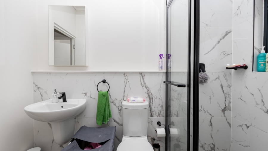 To Let 2 Bedroom Property for Rent in Sandown Western Cape